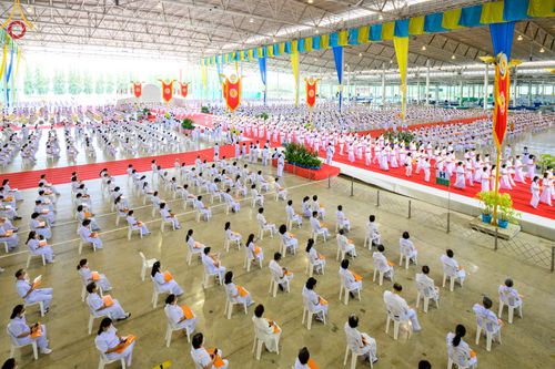 ภาพ No.51302:ประมวลภาพพิธีทอดผ้าป่าสมทบกฐิน ครั้งที่  2 เนื่องในวันครูผู้ค้นพบวิชชาธรรมกาย