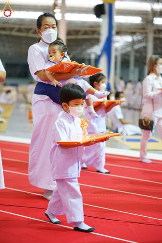 ภาพ No.51311:ประมวลภาพพิธีทอดผ้าป่าสมทบกฐิน ครั้งที่  2 เนื่องในวันครูผู้ค้นพบวิชชาธรรมกาย