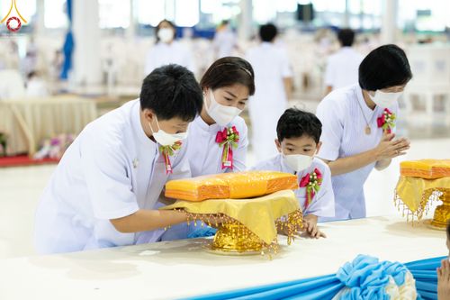 ภาพ No.51309:ประมวลภาพพิธีทอดผ้าป่าสมทบกฐิน ครั้งที่  2 เนื่องในวันครูผู้ค้นพบวิชชาธรรมกาย