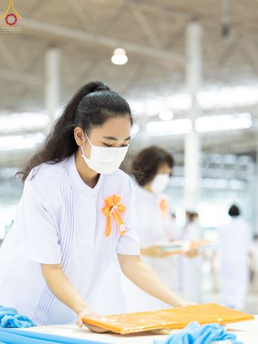 ภาพ No.51312:ประมวลภาพพิธีทอดผ้าป่าสมทบกฐิน ครั้งที่  2 เนื่องในวันครูผู้ค้นพบวิชชาธรรมกาย