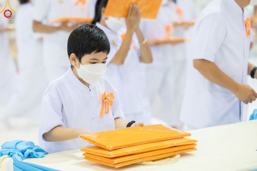 ภาพ No.51314:ประมวลภาพพิธีทอดผ้าป่าสมทบกฐิน ครั้งที่  2 เนื่องในวันครูผู้ค้นพบวิชชาธรรมกาย