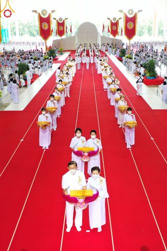 ภาพ No.51319:ประมวลภาพพิธีทอดผ้าป่าสมทบกฐิน ครั้งที่  2 เนื่องในวันครูผู้ค้นพบวิชชาธรรมกาย