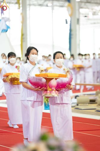 ภาพ No.51325:ประมวลภาพพิธีทอดผ้าป่าสมทบกฐิน ครั้งที่  2 เนื่องในวันครูผู้ค้นพบวิชชาธรรมกาย