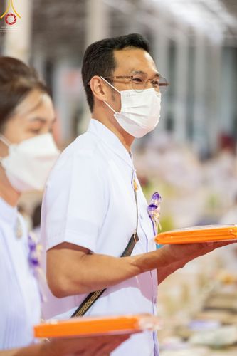 ภาพ No.51330:ประมวลภาพพิธีทอดผ้าป่าสมทบกฐิน ครั้งที่  2 เนื่องในวันครูผู้ค้นพบวิชชาธรรมกาย