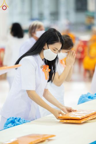 ภาพ No.51351:ประมวลภาพพิธีทอดผ้าป่าสมทบกฐิน ครั้งที่  2 เนื่องในวันครูผู้ค้นพบวิชชาธรรมกาย