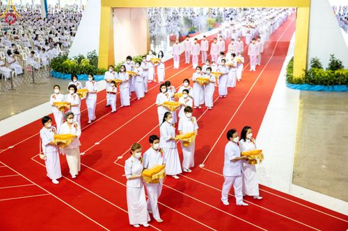 ภาพ No.51352:ประมวลภาพพิธีทอดผ้าป่าสมทบกฐิน ครั้งที่  2 เนื่องในวันครูผู้ค้นพบวิชชาธรรมกาย