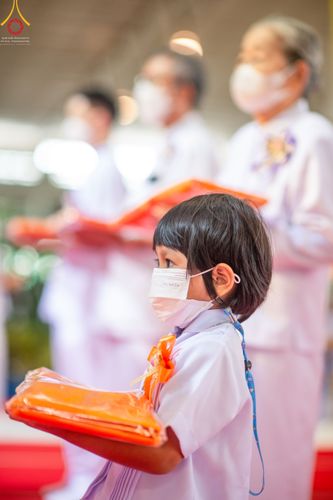 ภาพ No.51367:ประมวลภาพพิธีทอดผ้าป่าสมทบกฐิน ครั้งที่  2 เนื่องในวันครูผู้ค้นพบวิชชาธรรมกาย