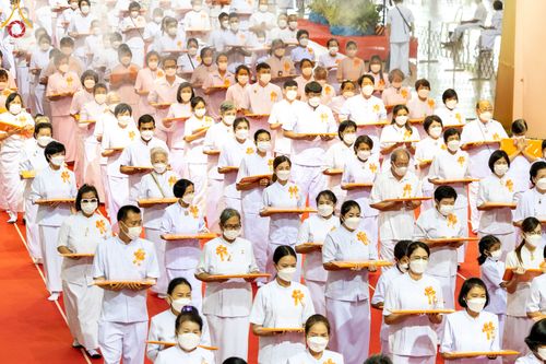 ภาพ No.51380:ประมวลภาพพิธีทอดผ้าป่าสมทบกฐิน ครั้งที่  2 เนื่องในวันครูผู้ค้นพบวิชชาธรรมกาย