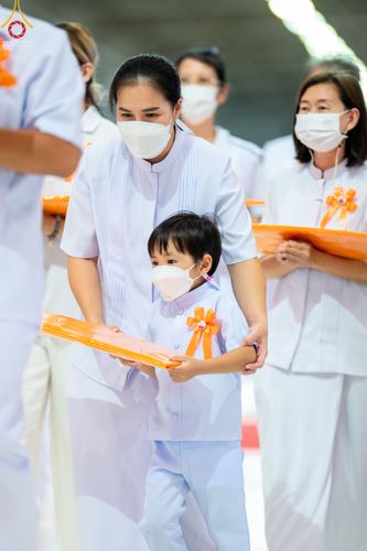 ภาพ No.51389:ประมวลภาพพิธีทอดผ้าป่าสมทบกฐิน ครั้งที่  2 เนื่องในวันครูผู้ค้นพบวิชชาธรรมกาย