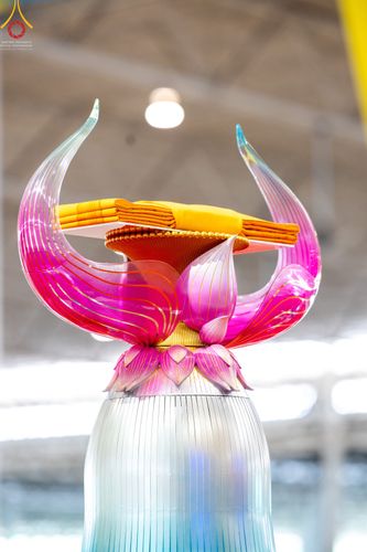 ภาพ No.51394:ประมวลภาพพิธีทอดผ้าป่าสมทบกฐิน ครั้งที่  2 เนื่องในวันครูผู้ค้นพบวิชชาธรรมกาย