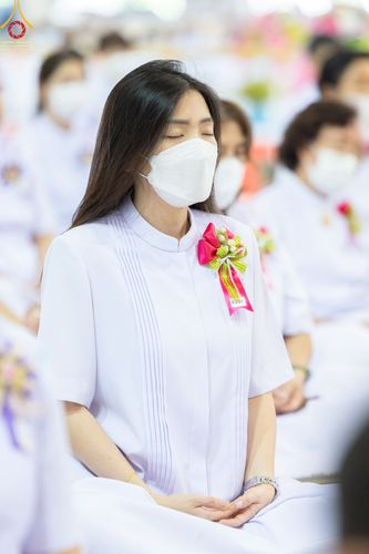 ภาพ No.51402:ประมวลภาพพิธีทอดผ้าป่าสมทบกฐิน ครั้งที่  2 เนื่องในวันครูผู้ค้นพบวิชชาธรรมกาย