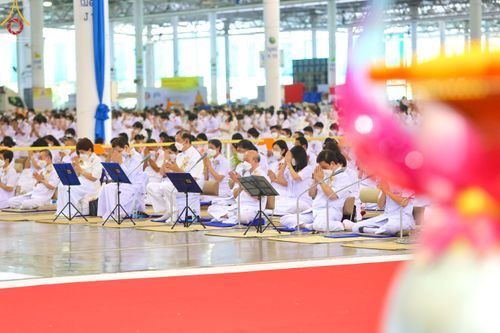 ภาพ No.51412:ประมวลภาพพิธีทอดผ้าป่าสมทบกฐิน ครั้งที่  2 เนื่องในวันครูผู้ค้นพบวิชชาธรรมกาย