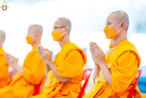 ภาพ No.51414:ประมวลภาพพิธีทอดผ้าป่าสมทบกฐิน ครั้งที่  2 เนื่องในวันครูผู้ค้นพบวิชชาธรรมกาย