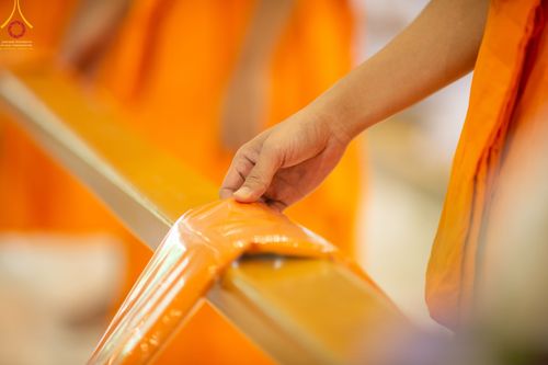 ภาพ No.51427:ประมวลภาพพิธีทอดผ้าป่าสมทบกฐิน ครั้งที่  2 เนื่องในวันครูผู้ค้นพบวิชชาธรรมกาย