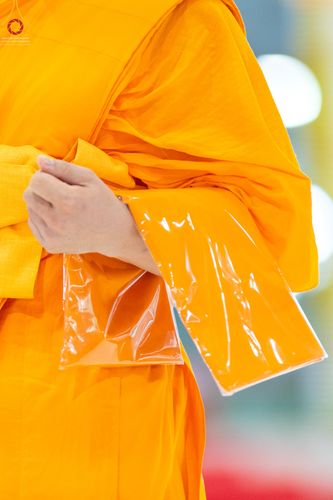 ภาพ No.51438:ประมวลภาพพิธีทอดผ้าป่าสมทบกฐิน ครั้งที่  2 เนื่องในวันครูผู้ค้นพบวิชชาธรรมกาย