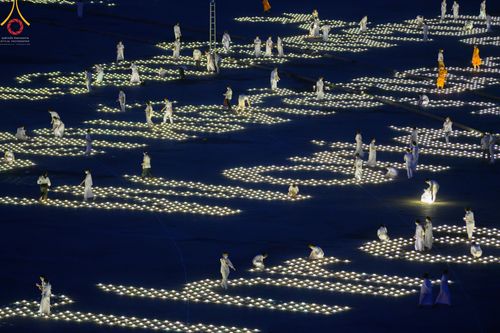 ภาพ No.51478:ประมวลภาพพิธีเจริญพระพุทธมนต์ และพิธีจุดประทีปบูชาธรรม พระมงคลเทพมุนี (สด จนฺทสโร) พระผู้ปราบมาร  เนื่องในวันครูผู้ค้นพบวิชชาธรรมกาย