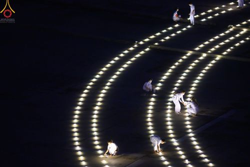 ภาพ No.51480:ประมวลภาพพิธีเจริญพระพุทธมนต์ และพิธีจุดประทีปบูชาธรรม พระมงคลเทพมุนี (สด จนฺทสโร) พระผู้ปราบมาร  เนื่องในวันครูผู้ค้นพบวิชชาธรรมกาย