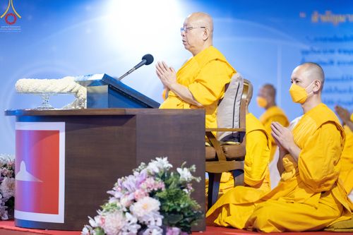 ภาพ No.51512:ประมวลภาพพิธีเจริญพระพุทธมนต์ และพิธีจุดประทีปบูชาธรรม พระมงคลเทพมุนี (สด จนฺทสโร) พระผู้ปราบมาร  เนื่องในวันครูผู้ค้นพบวิชชาธรรมกาย