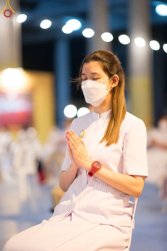 ภาพ No.51519:ประมวลภาพพิธีเจริญพระพุทธมนต์ และพิธีจุดประทีปบูชาธรรม พระมงคลเทพมุนี (สด จนฺทสโร) พระผู้ปราบมาร  เนื่องในวันครูผู้ค้นพบวิชชาธรรมกาย