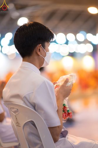 ภาพ No.51522:ประมวลภาพพิธีเจริญพระพุทธมนต์ และพิธีจุดประทีปบูชาธรรม พระมงคลเทพมุนี (สด จนฺทสโร) พระผู้ปราบมาร  เนื่องในวันครูผู้ค้นพบวิชชาธรรมกาย