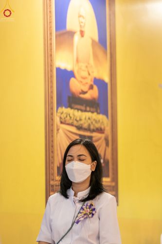 ภาพ No.51535:ประมวลภาพพิธีเจริญพระพุทธมนต์ และพิธีจุดประทีปบูชาธรรม พระมงคลเทพมุนี (สด จนฺทสโร) พระผู้ปราบมาร  เนื่องในวันครูผู้ค้นพบวิชชาธรรมกาย