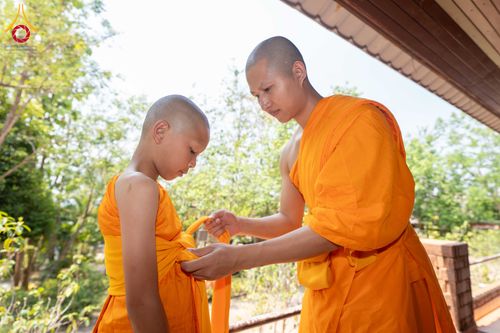 ภาพ No.317700:วันพฤหัสบดีที่ ๒ เมษายน พ.ศ.๒๕๖๙ พิธีบรรพชาสามเณรภาคฤดูร้อน น้อมบูชาธรรมอายุวัฒนมงคล ๘๒ ปี หลวงพ่อธัมมชโย และ ถวายเป็นพระราชกุศลแด่ สมเด็จพระกนิษฐาธิราชเจ้ากรมสมเด็จพระเทพรัตน์ราชสุดาฯ สยามบรมราชกุมารี รุ่นที่ ๑๓ ณ วัดทุ่งเจริญธรรม อำเภออมก๋อย จังหวัดเชี