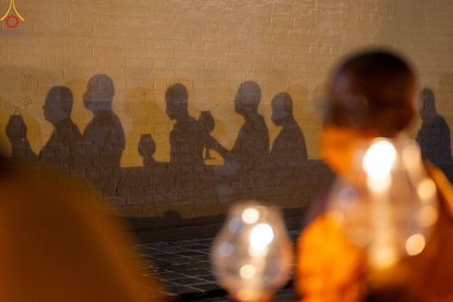 ภาพ No.78225:พิธีจุดประทีปและเวียนประทักษิณถวายเป็นพุทธบูชา ในโครงการบรรพชาสามเณรหมู่ ณ ลุมพินีวัน ประเทศเนปาล  วันที่ 16 มีนาคม พ.ศ. 2566