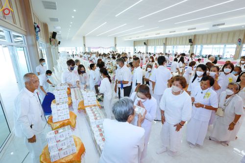 ภาพ No.83280:พิธีถวายสังฆทานคณะสงฆ์ 85 รูป  และพิธีทอดผ้าป่ายกช่อฟ้าดวงแก้ว มหาวิหารหลวงปู่  วันอาทิตย์ที่ 18 มิถุนายน 2566 ณ ศูนย์ปฏิบัติธรรมภาคใต้ อ.บางกล่ำ จ.สงขลา