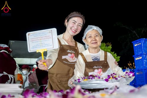 ภาพ No.292502:วันที่ 12 มกราคม พ.ศ. 2569 พิธีถวายภัตตาหารเป็นสังฆทาน แด่พระธรรมยาตรา ณ อนุสรณ์สถานมหาวิหารพระมงคลเทพมุนี (โลตัสแลนด์) อ.สองพี่น้อง จ.สุพรรณบุรี ในโครงการธรรมยาตรา กตัญญูบูชา มหาปูชนียาจารย์ พระมงคลเทพมุนี(สด จนฺทสโร) พระผู้ปราบมาร อนุสรณ์สถาน 7 แห่ง ปี