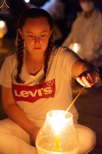 ภาพ No.75272:พิธีจุดประทีปถวายเป็นพุทธบูชา และบูชาธรรมมหาปูชนียาจารย์ ในโครงการธรรมยาตรากตัญญูบูชา มหาปูชนียาจารย์ พระมงคลเทพมุนี(สด จนฺทสโร) พระผู้ปราบมาร ปีที่ 11 ณ อนุสรณ์สถานลำดับที่ 7 สถานที่ขยายวิชชาธรรมกาย วัดพระธรรมกาย จ.ปทุมธานี วันที่ 31 มกราคม พ.ศ. 2566