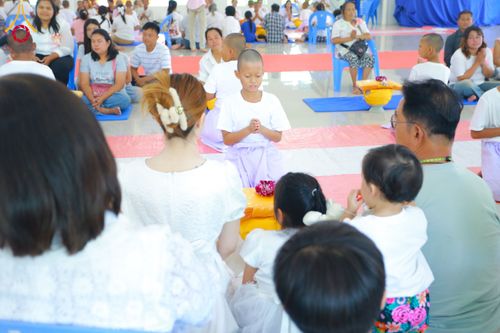 ภาพ No.319655:วันเสาร์ที่ 4 เมษายน พ.ศ.2569 พิธีขอขมา มอบผ้าไตร บรรพชาสามเณร ศูนย์อบรมเยาวชนนครปฐม