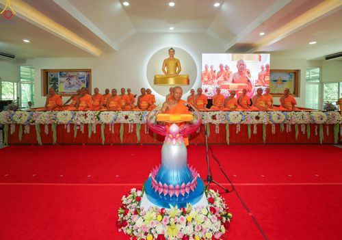 ภาพ No.331664:วันพุธที่ ๓ มิถุนายน พ.ศ.๒๕๖๙ พิธีทอดผ้าป่า ปฏิบัติธรรมกลั่นแผ่นดิน พิธีโปรยรัตนชาติ  และ พิธีตอกเสาเข็ม มงคลต้นแรก สถาปนา "องค์พระเจดีย์เพื่อสร้างสันติภาพโลก"  องค์แรก ครั้งแรกของลำปาง ประตูสู่ภาคเหนือ  ณ ศูนย์ปฏิบัติธรรมเถินเทิดธรรม อ.เถิน จ.ลำปาง