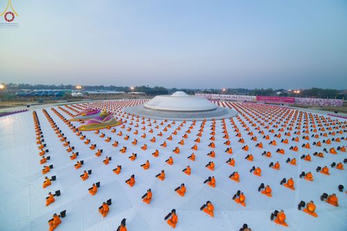 ภาพ No.74232:พุทธบุตรธรรมยาตรา ปฏิบัติธรรมและบันทึกภาพประวัติศาสตร์ ในโครงการธรรมยาตรากตัญญูบูชา มหาปูชนียาจารย์ พระมงคลเทพมุนี(สด จนฺทสโร) พระผู้ปราบมาร อนุสรณ์สถาน 7 แห่ง ปีที่ 11 ณ อนุสรณ์สถานบางปลา อ.บางเลน จ.นครปฐม วันที่ 23 มกราคม พ.ศ. 2566