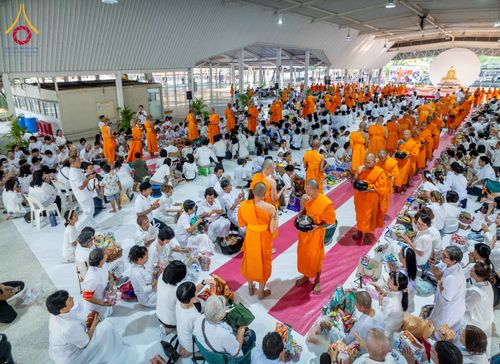 ภาพ No.322933:วันอาทิตย์ที่ 19 เมษายน พ.ศ. 2569 ตักบาตรฉลองพระใหม่ โครงการบรรพชาและอุปสมบทหมู่ รุ่นบูชาธรรม 82 ปี หลวงพ่อธัมมชโย ณ อาคารโถงช้าง สำนักงานใหญ่