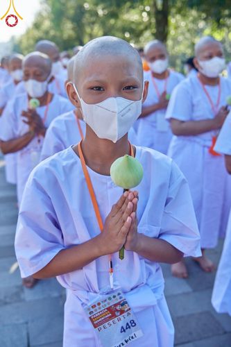 ภาพ No.68190:พิธีเวียนประทักษิณ และวันทาพระมหาเจดีย์บรมพุทโธ ของนาคธรรมทายาท ประเทศอินโดนีเซีย วันที่ 17 ธันวาคม พ.ศ. 2565