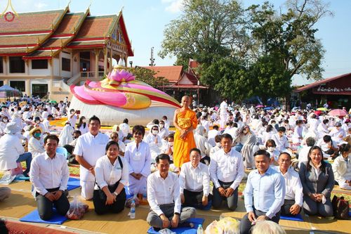 ภาพ No.72246:พิธีต้อนรับพระธรรมยาตรา ในโครงการธรรมยาตรากตัญญูบูชา มหาปูชนียาจารย์ พระมงคลเทพมุนี(สด จนฺทสโร) พระผู้ปราบมาร อนุสรณ์สถาน 7 แห่ง ปีที่ 11 วันที่ 18 มกราคม พ.ศ. 2566 ณ อนุสรณ์สถานลำดับที่ 4 สถานที่เกิดด้วยกายธรรม วัดโบสถ์ (บน) บางคูเวียง อ.บางกรวย จ.นนทบุ