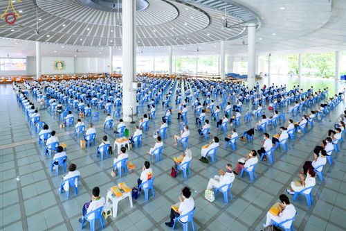 ภาพ No.64891:พิธีบุพเปตพลี ครั้งที่ 129 เพื่ออุทิศบุญกุศลแด่บรรพบุรุษผู้ล่วงลับ วันที่ 23 พฤศจิกายน พ.ศ. 2565 ณ วัดพระธรรมกาย