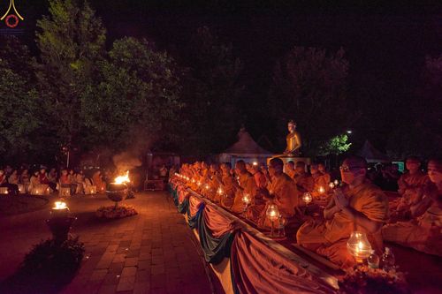 ภาพ No.68237:พิธีจุดประทีปถวายเป็นพุทธบูชา ณ พระมหาเจดีย์บรมพุทโธ ประเทศอินโดนีเซีย วันที่ 17 ธันวาคม พ.ศ. 2565