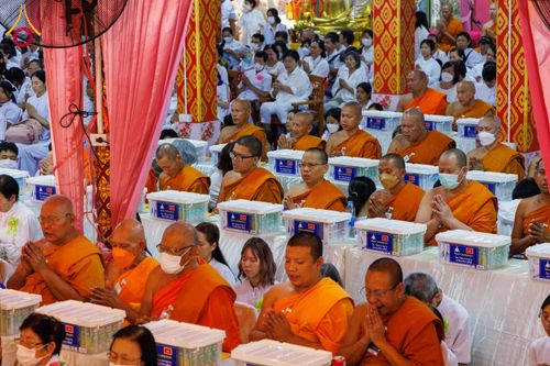 ภาพ No.298296:วันที่ 17 มกราคม พ.ศ. 2569  พิธีเจริญพระพุทธมนต์ ปฏิบัติธรรม มอบทุนการศึกษา ถวายสังฆทาน 109 วัด โครงการธรรมยาตราปีที่ 14 ณ วัดตะเคียน อำเภอบางกรวย จังหวัดนนทบุรี
