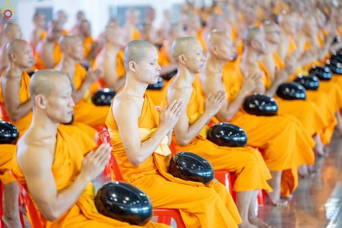ภาพ No.345322:วันพฤหัสบดีที่ 27 สิงหาคม พ.ศ.2569 พิธีตักบาตรในวันธรรมชัย ณ สภาธรรมกายสากล วัดพระธรรมกาย ปทุมธานี