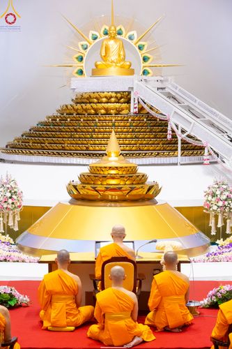 ภาพ No.89235:พิธีประดิษฐานรูปหล่อทองคำ  คุณยายอาจารย์มหารัตนอุบาสิกาจันทร์ ขนนกยูง ภายในมหาวิหารคุณยายอาจารย์ฯ เนื่องในวันครูผู้ค้นพบวิชชาธรรมกาย วันศุกร์ที่ 29 กันยายน พ.ศ. 2566 ณ วัดพระธรรมกาย จ.ปทุมธานี