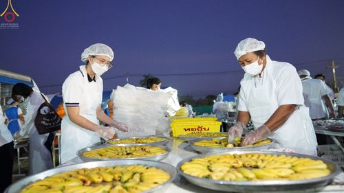 ภาพ No.71151:พิธีถวายภัตตาหารเป็นสังฆทาน แด่คณะพระธรรมยาตราฯ ในโครงการธรรมยาตราฯ ปีที่ 11 ณ อนุสรณ์สถานคลองบางนางแท่น อ.สามพราน จ.นครปฐม วันที่ 14 มกราคม พ.ศ. 2566