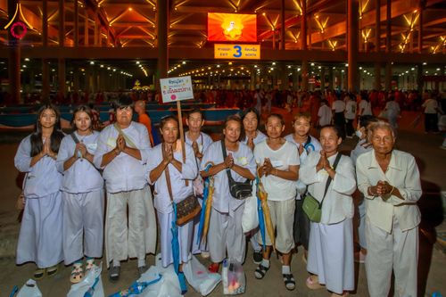 ภาพ No.324501:วันที่ 22 เมษายน พ.ศ.2569 (วันคุ้มครองโลก) บรรยากาศพระสังฆาธิการและสาธุชน การเดินทางกลับ งานถวายมหาสังฆทาน 40,000 กว่าวัดทั่วประเทศ วัดพระธรรมกาย