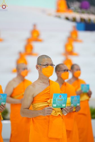 ภาพ No.65403:พิธีรับมอบต้นสมบัติจักรพรรดิ เพื่องานเผยแผ่พระพุทธศาสนาวิชชาธรรมกายไปทั่วโลก แด่ศูนย์ส่งเสริมศีลธรรมทั่วโลก 221 แห่ง ในวันอาทิตย์ต้นเดือนที่ 4 ธันวาคม พ.ศ. 2565 ณ วัดพระธรรมกาย จ.ปทุมธานี