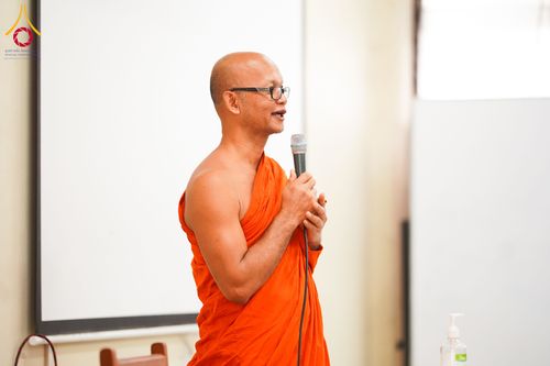 ภาพ No.285674:วันที่ 11-14 ธันวาคม พ.ศ.2568  โครงการอบรมบาลีก่อนสอบสนามหลวง สำนักเรียนวัดสามพระยา ชั้น ปธ.6-9 ประจำปี 2568-2569 ณ วัดสามพระยา กรุงเทพมหานคร