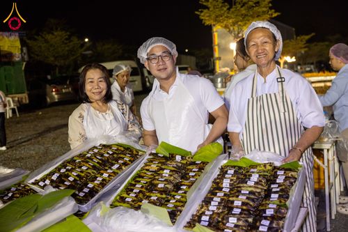 ภาพ No.294736:วันที่ 15 มกราคม พ.ศ. 2569 พิธีถวายภัตตาหารเป็นสังฆทาน แด่พระธรรมยาตรา ณ วัดโบสถ์บน ต.บางคูเวียง จ.นนทบุรี อนุสรณ์สถานลำดับที่ 4 สถานที่เกิดด้วยกายธรรม ในโครงการธรรมยาตรา กตัญญูบูชา มหาปูชนียาจารย์ พระมงคลเทพมุนี(สด จนฺทสโร) พระผู้ปราบมาร อนุสรณ์สถาน 7 แ