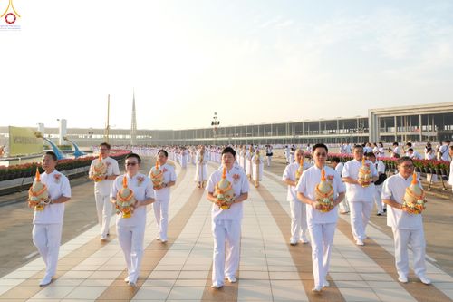 ภาพ No.330404:วันวิสาขบูชา อาทิตย์ที่ 31 พฤษภาคม พ.ศ.2569 พิธีเวียนประทักษิณ และพิธีวันทาเจดีย์ ณ พระมหาธรรมกายเจดีย์ วัดพระธรรมกาย จังหวัดปทุมธานี