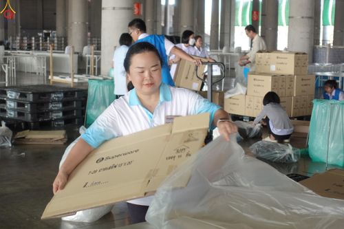 ภาพ No.321954:วันที่ 11-12 เมษายน พ.ศ.2569 การเตรียมงาน มัดถุงน้ำ , ผูกผ้าระบาย , เตรียมจุดฉันภัตตาหาร เพื่องานถวายมหาสังฆทาน 40,000 กว่าวัดทั่วประเทศ วันคุ้มครองโลก 22 เมษายน พ.ศ.2569 วัดพระธรรมกาย