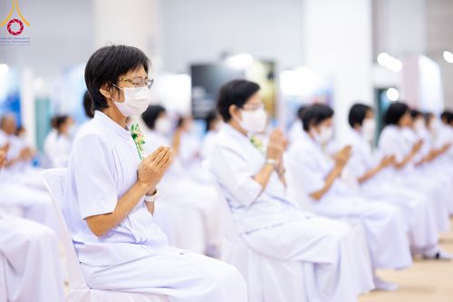 ภาพ No.91008:พิธีบำเพ็ญกุศลสวดพระอภิธรรม  อุบาสกถาวร พรหมถาวร (อุบาสกผู้ปั้นพระ) คืนที่ 6 วันพฤหัสบดีที่ 19 ตุลาคม พ.ศ. 2566 ณ ห้องแก้วสารพัดนึก 1 สภาธรรมกายสากล วัดพระธรรมกาย จ.ปทุมธานี