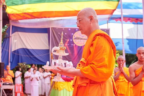 ภาพ No.65726:พิธีถวายพระบรมสารีริกธาตุ เพื่อประดิษฐาน ณ พระพุทธรูปปางไสยยาสน์ ที่ยาวที่สุดในบังกลาเทศ  วันที่ 22 พฤศจิกายน พ.ศ. 2565